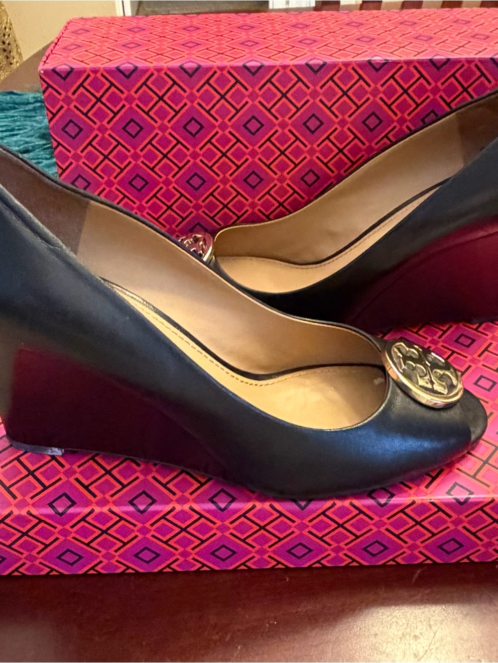 Tory Burch Black Leather Wedge Pumps with Gold Logo - Picture 4 of 5
